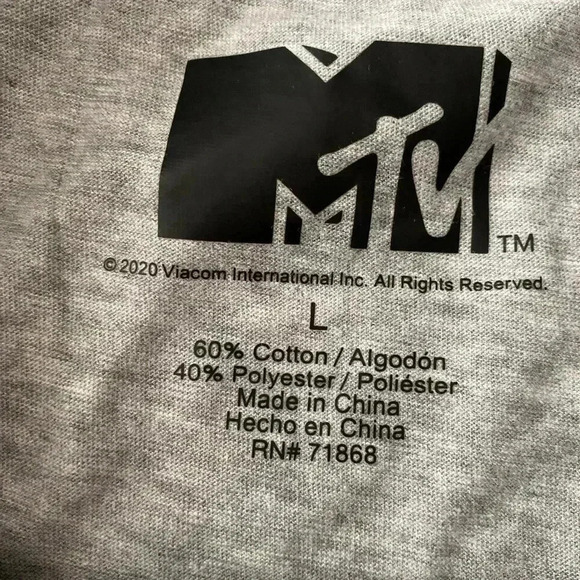 🆕MTV Grey Cropped Graphic Tee L🆕 - Picture 3 of 4